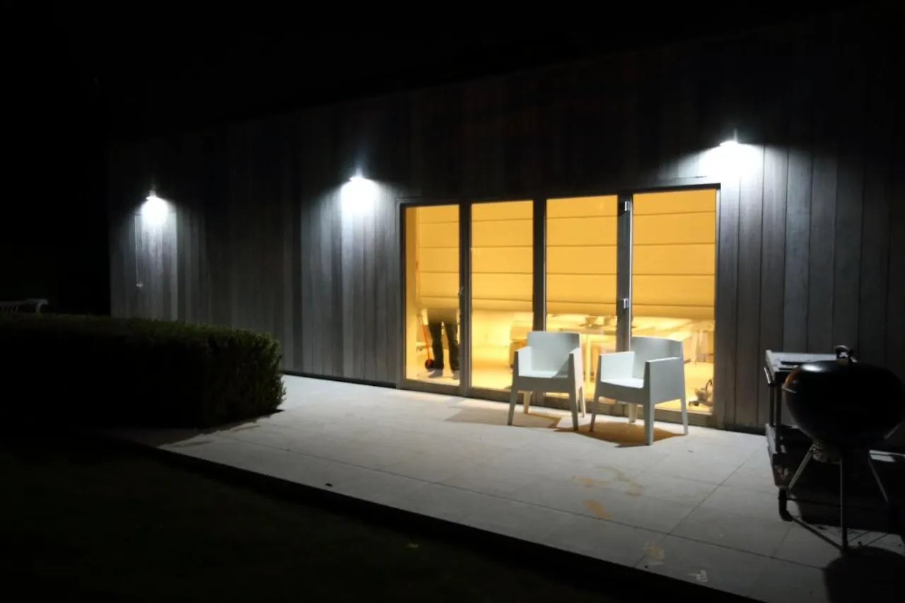 Gardenhouse 'The Block' - Ostend - Private Garden - Ir Cabine - Ac 0*,  Belgien